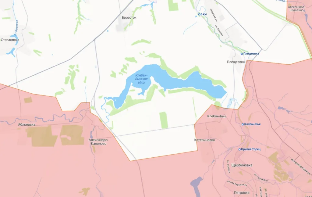 Удары FPV-дронов на оптоволокне по украинской надводной логистике на Клебан - Быкском водохранилище
