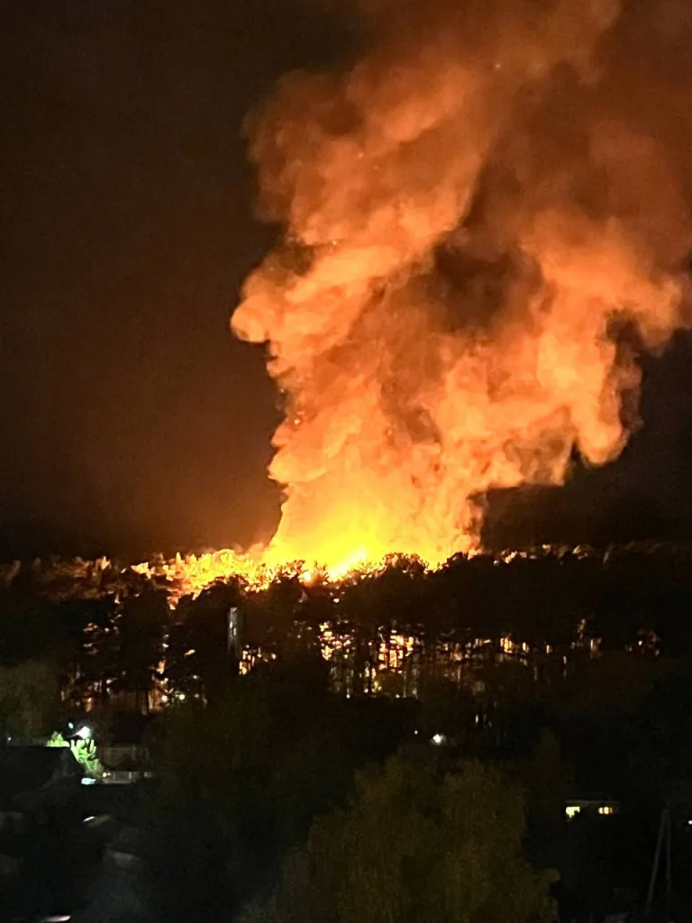 Зоопарк полыхает в Новосибирске