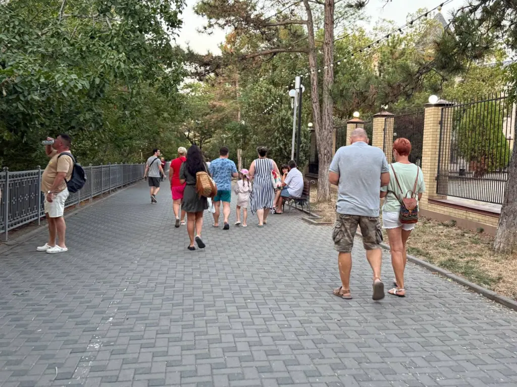 7 черт, по ним русских узнают за границей — не спутаешь с другими