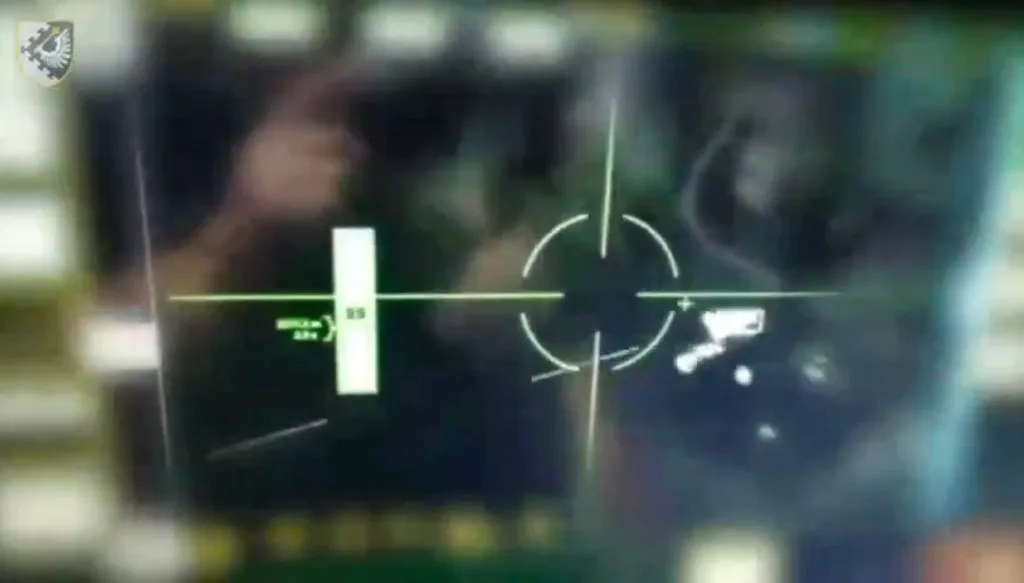 Еще одно видео уничтожения дрона-камикадзе «Герань-2» программируемыми боеприпасами AHEAD боевого модуля Oerlikon Revolver Gun Mk3 зенитного артиллерийского комплекса Skynex, состоящего на вооружении ВСУ