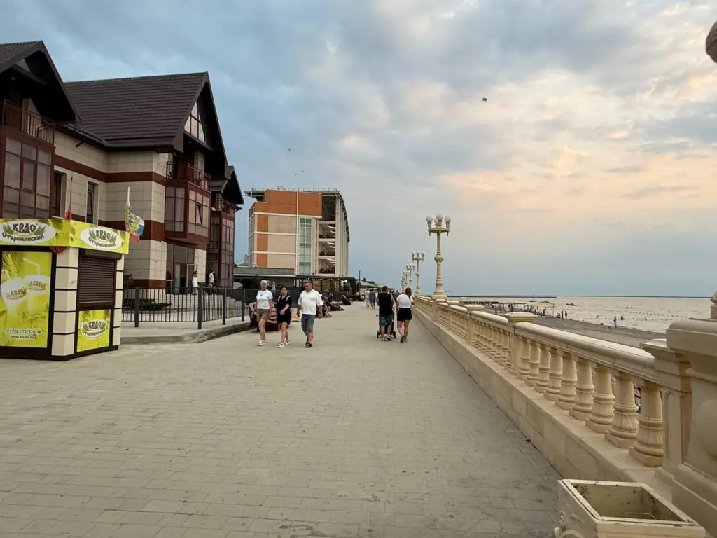 «Гораздо дешевле Турции, а сервис царский, и море гораздо чище»: 3 курорта-конкурента — экономно на август и сентябрь