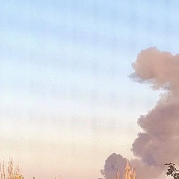 Кадры моментов удара по объекту в Краматорске опубликованные в местных чатах