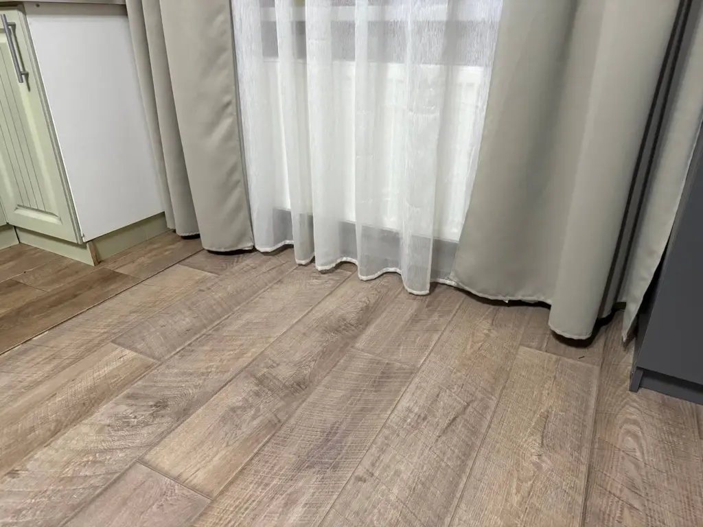 Утеплили полы дома за 2 часа — не потратили ни копейки: не мерзнем даже в -30