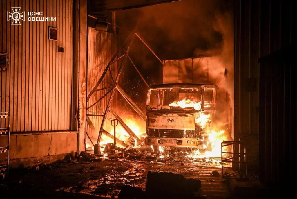 Одесса: поражение логистического центра «Укратлантик» и резервуарного парка бывшего НПЗ «Лукойл»