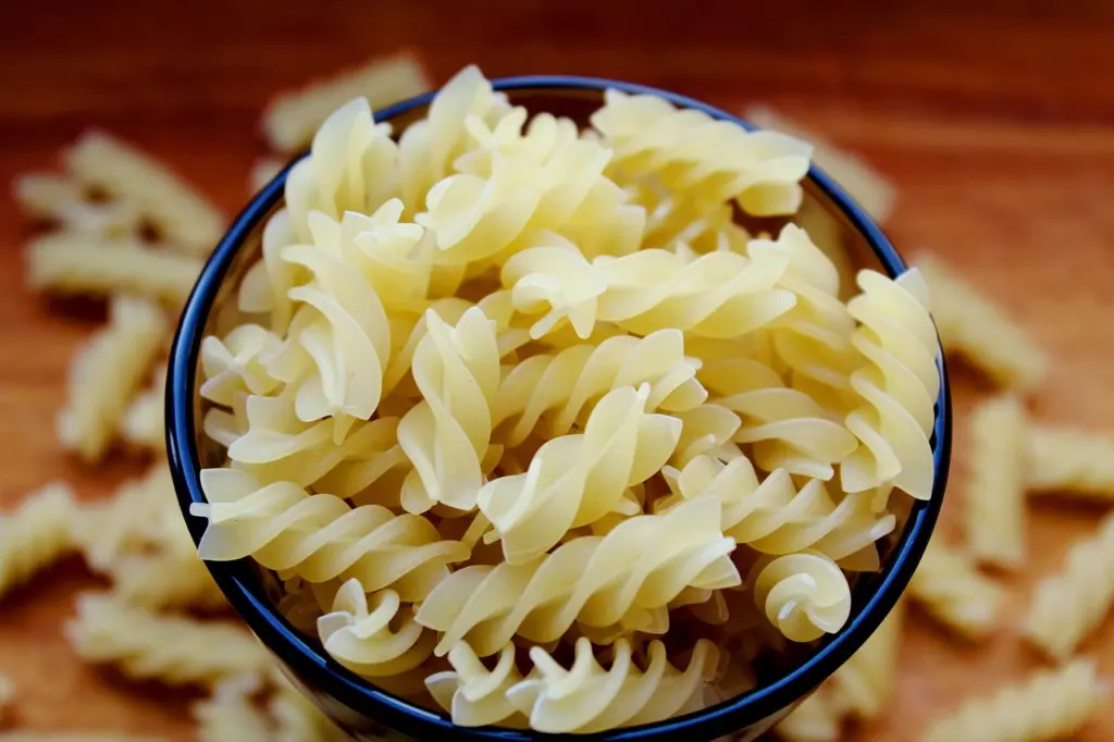 Почему нельзя промывать макароны после варки? О таком помалкивают даже итальянцы, а зря