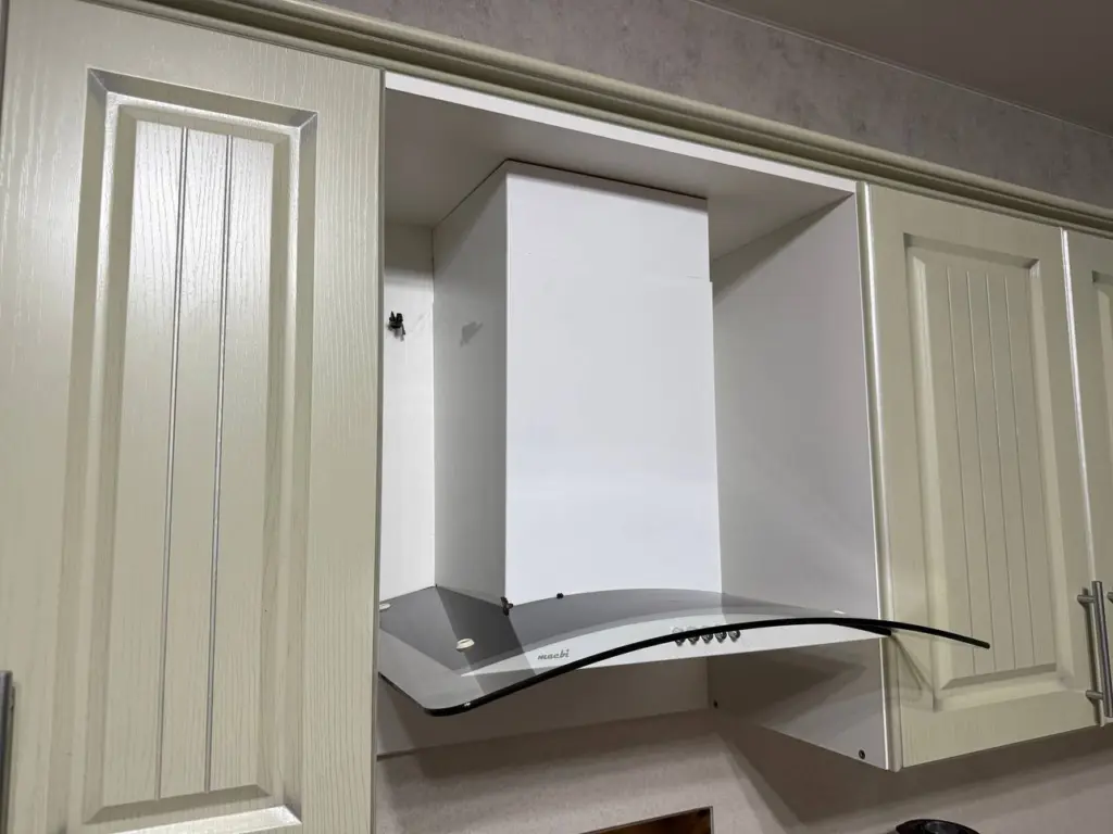 Почему опытные хозяева уже отказались от обычных вытяжек на кухне: нашли более практичное решение, и оно оказалось идеальным