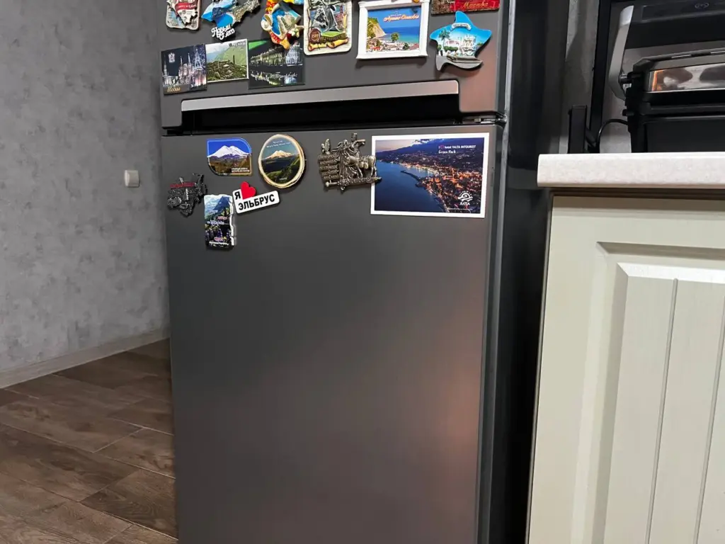 Следы от скотча или наклеек уберете за считаные секунды: просто протрите этим недорогим средством