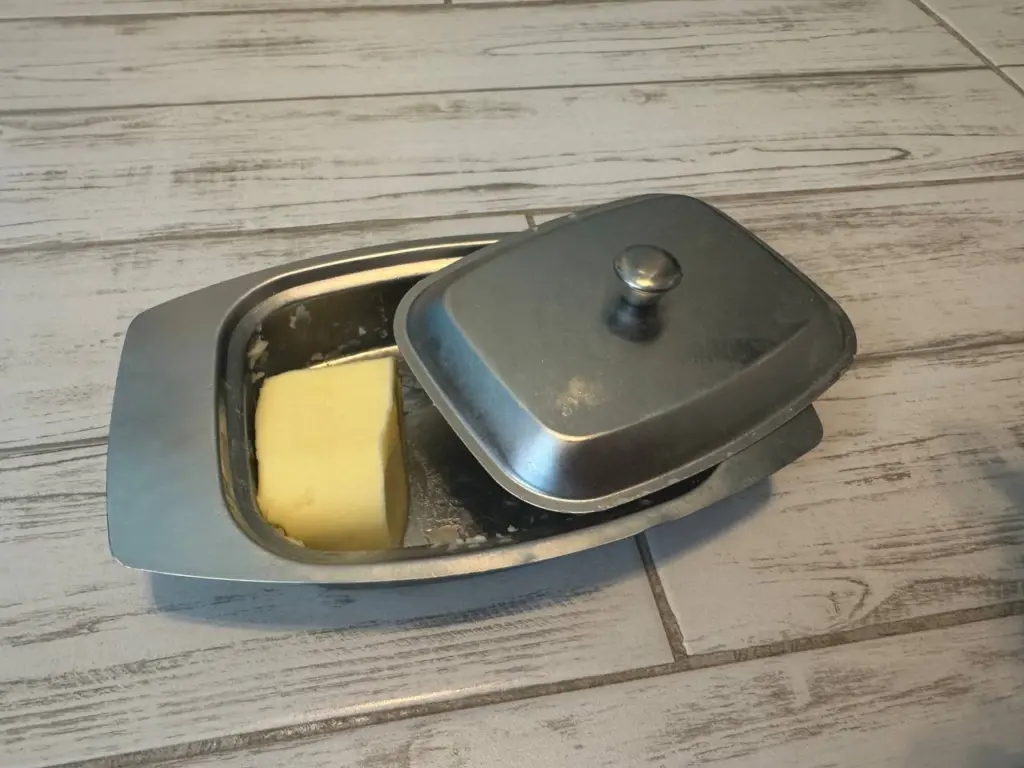 Как отличить хорошее сливочное масло от дешёвой подделки — даже резать не придется