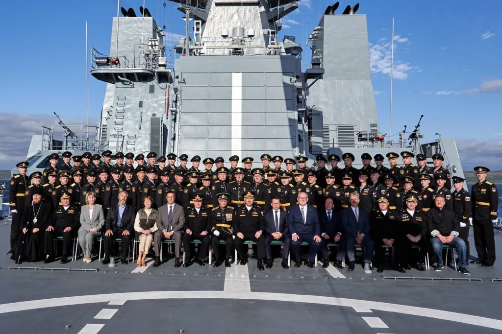 Вчера в Североморске состоялась церемония приема в состав ВМФ новейшего патрульного корабля ледового класса проекта 23550 "Иван Папанин"