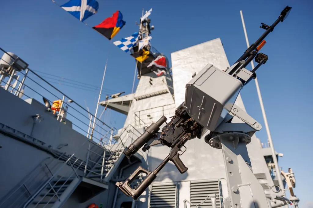 Вчера в Североморске состоялась церемония приема в состав ВМФ новейшего патрульного корабля ледового класса проекта 23550 "Иван Папанин"