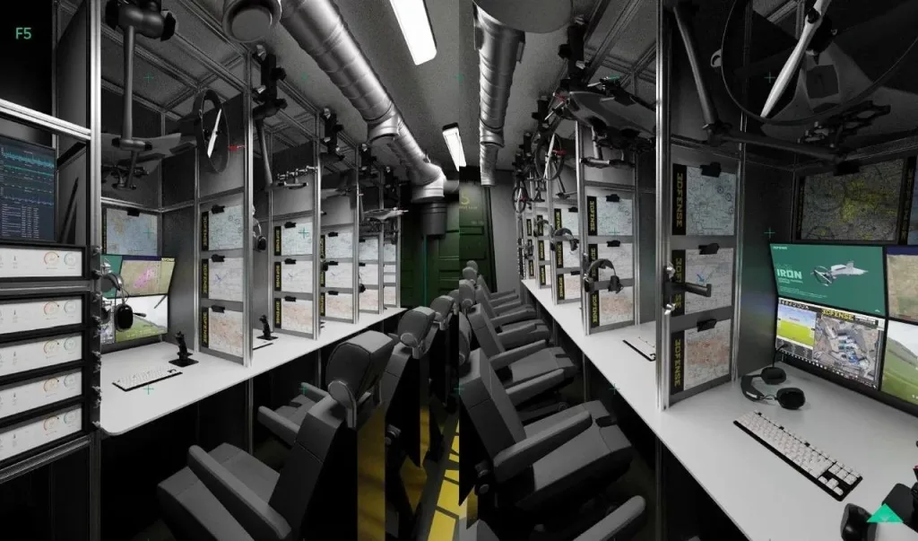 Модульный комплекс по производству БПЛА в морском контейнере, представленный чешским оборонным стартапом 3dfense на выставке MSPO 2025