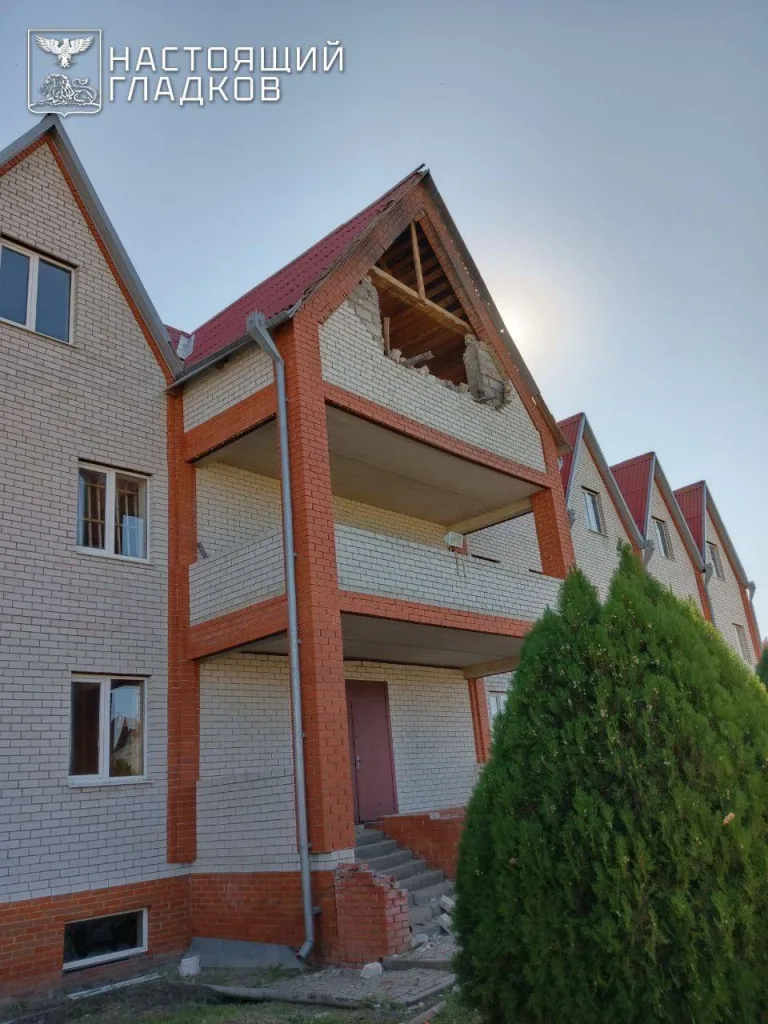 Российская ПВО ночью уничтожила 42 украинских БПЛА: 15 – над Ростовской обл, 12 – над Белгородской, 10 – над Волгоградской обл, 2 – над Крымом, по 1 – над Калужской, Курской, Смоленской обл.