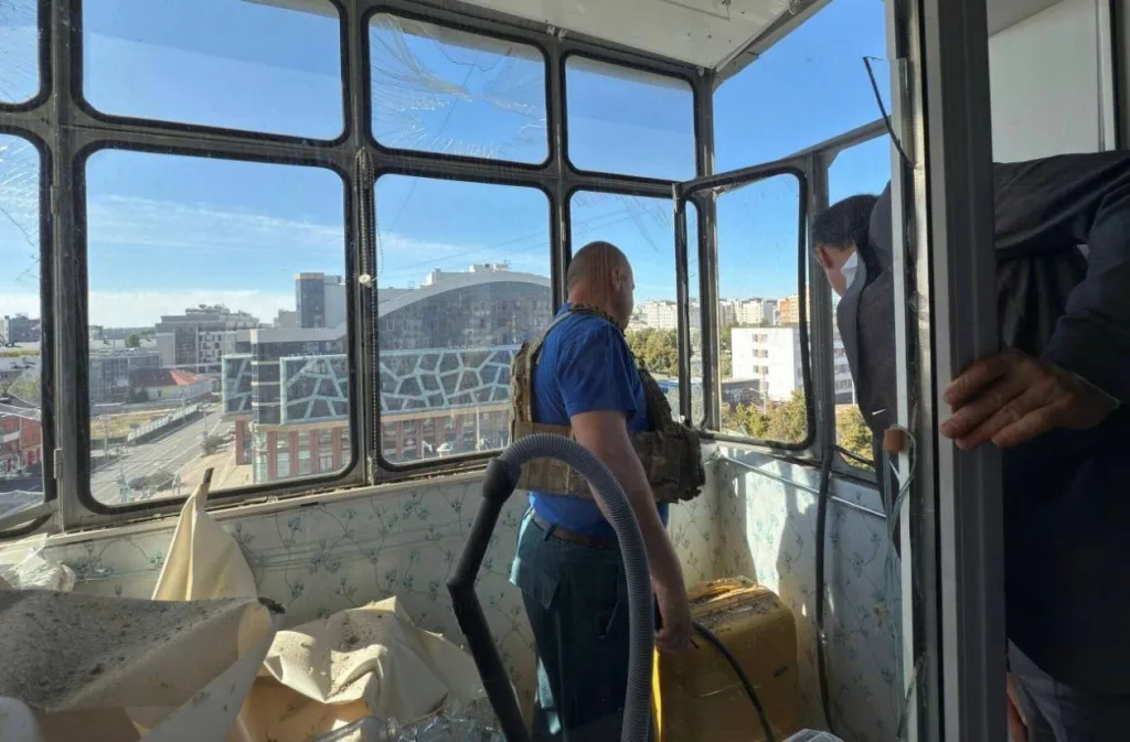 В Белгороде ВСУ обстреляли автобус и жилой дом