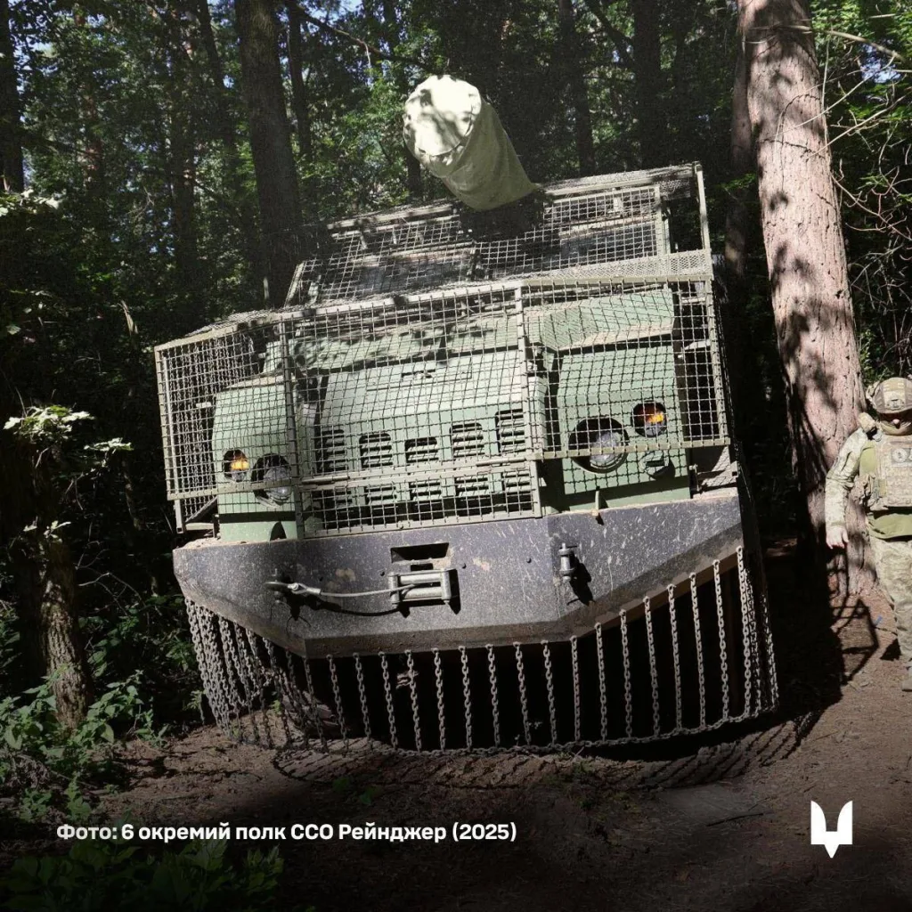 На вооружении 6-го отдельного полка Корпуса рейнджеров ССО ВСУ замечена 155-мм САУ «Богдана» на шасси Tatra Phoenix