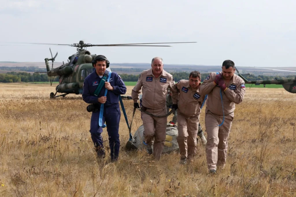 Спутник «Бион-М» №2 с мышами и мухами вернулся на Землю