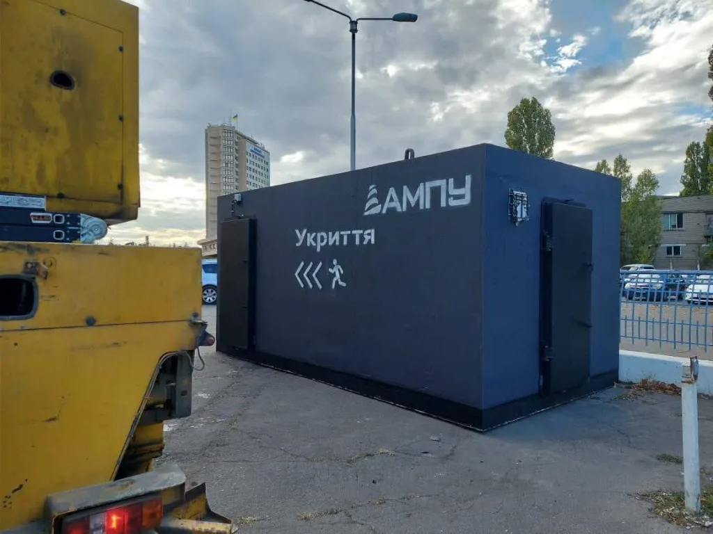 В порту Черноморска установили первые мобильные укрытия