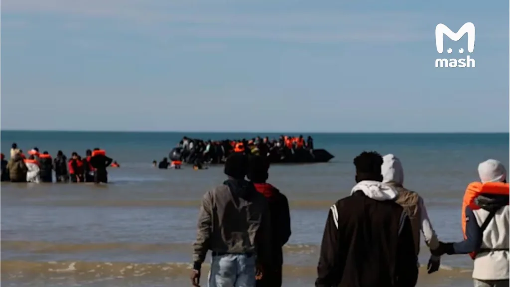 125 нелегалов на одной лодке пересекли Ла-Манш — это крупнейший случай за всю историю