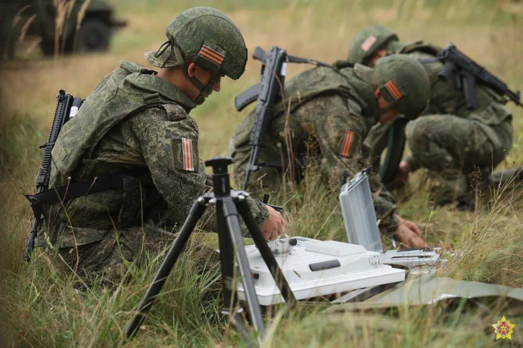 Учение «Запад-2025»: ВС РФ тренируются, а НАТО подглядывает