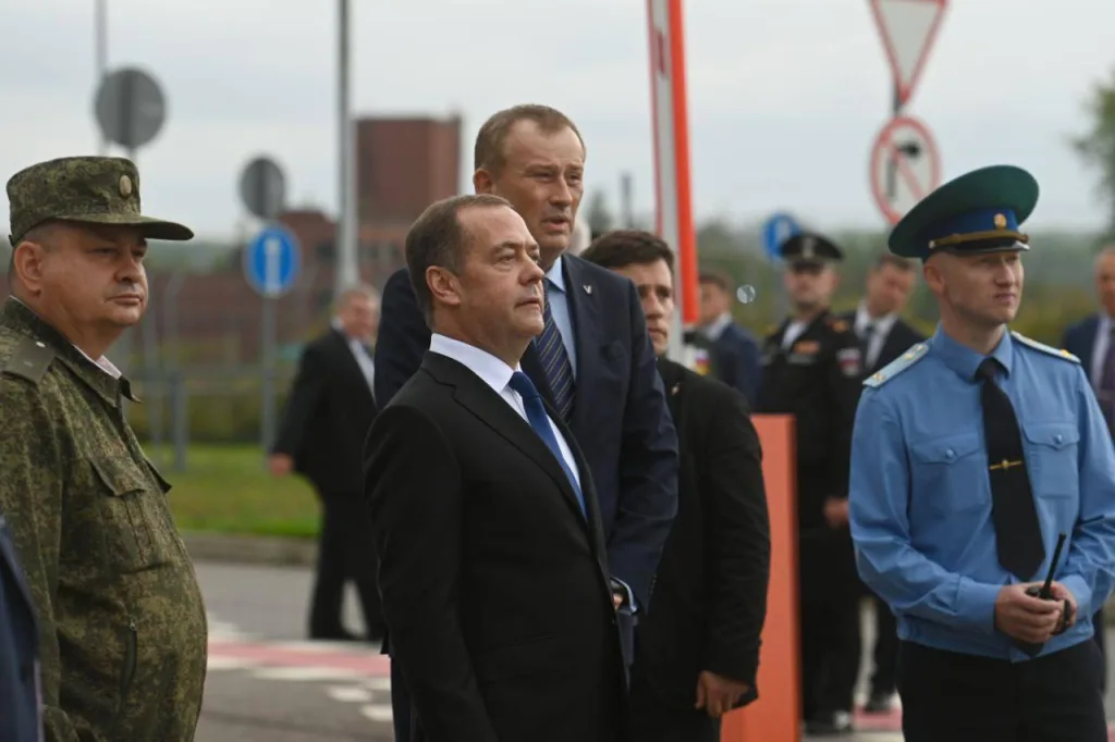 Медведев приехал в Светогорск — прямо на границу с Финляндией и НАТО, где сделал ряд заявлений