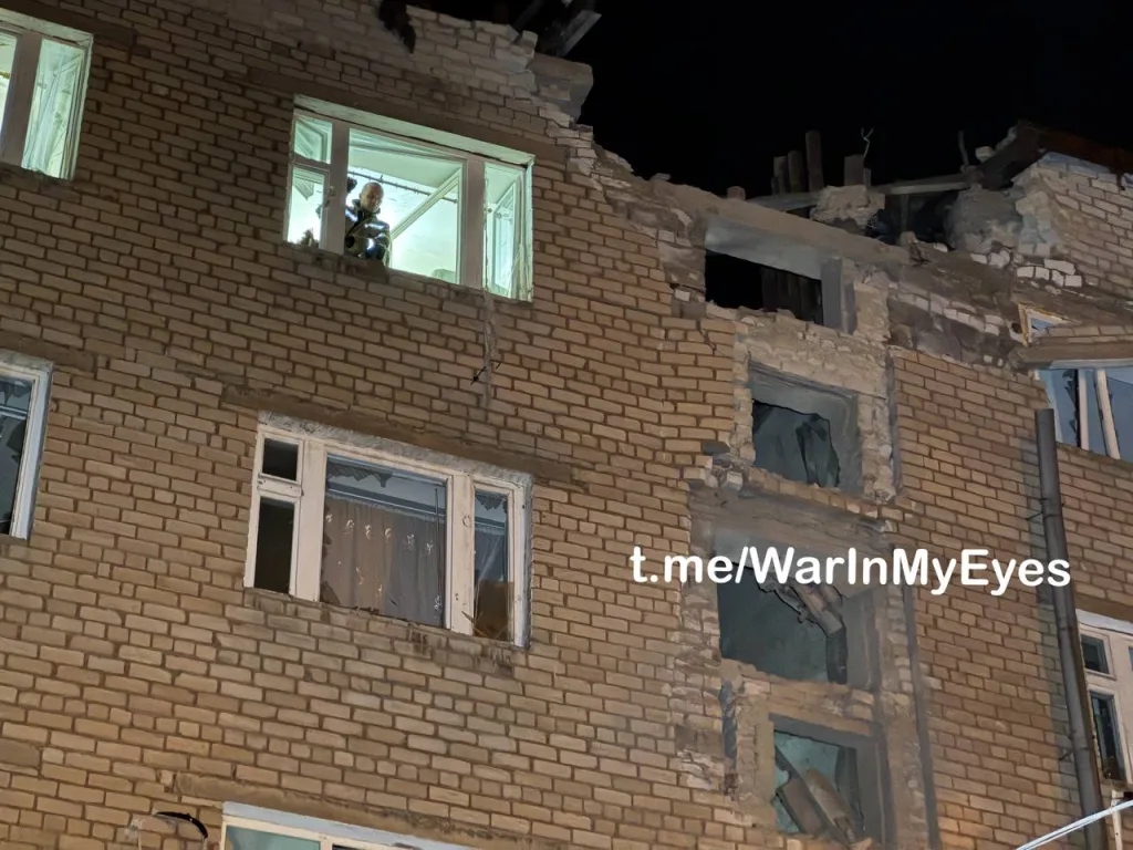 Российская ПВО с полуночи уничтожила 122 украинских БПЛА: 21 – над Брянской, 17 – над Крымом и 15 – над Чёрным морем, 12 – над Воронежской, по 11 – над Белгородской, Курской обл и Краснодарским краем, 9 – над Орловской обл, 5 – над Калужской, 3 – над Рязанской, по 2 – над Нижегородской, Ростовской и Тверской обл, 1 – над территорией Тульской обл.