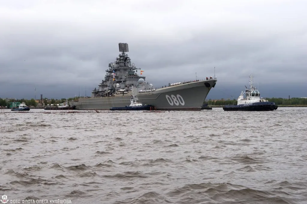 МО рапортует, что тяжелый атомный ракетный крейсер 1-го ранга «Адмирал Нахимов» проекта 11442М (080) завершил первый этап заводских ходовых испытаний