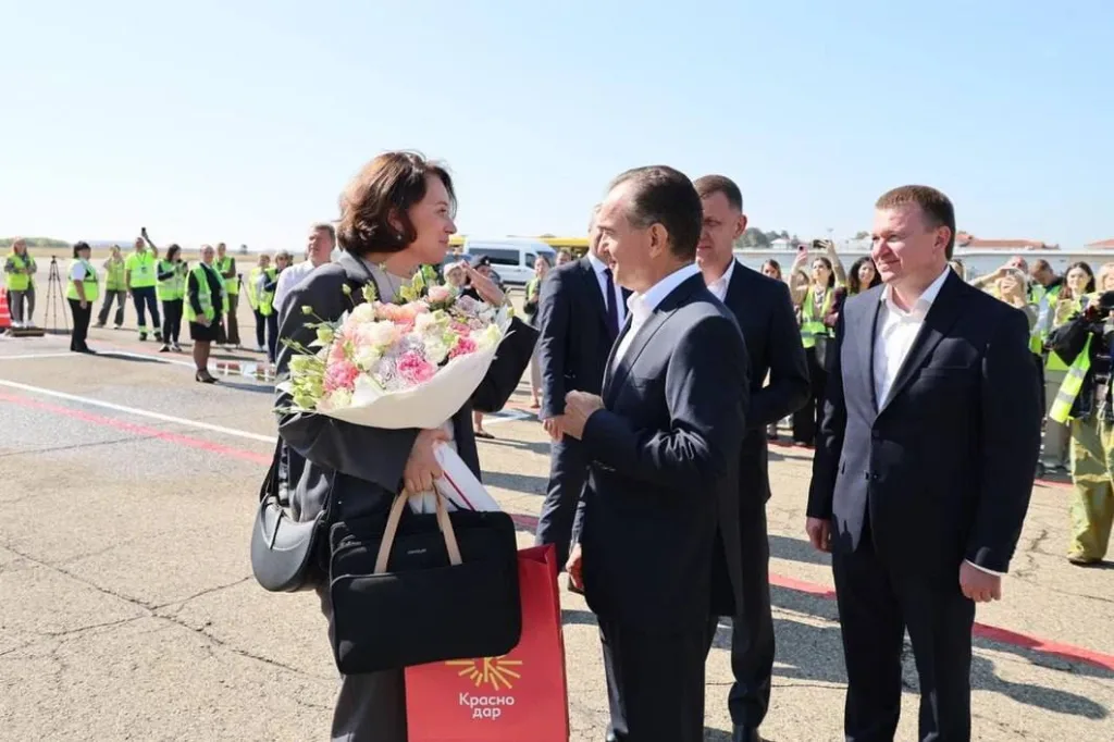 После трехлетнего перерыва в краснодарском аэропорту приняли первый регулярный рейс