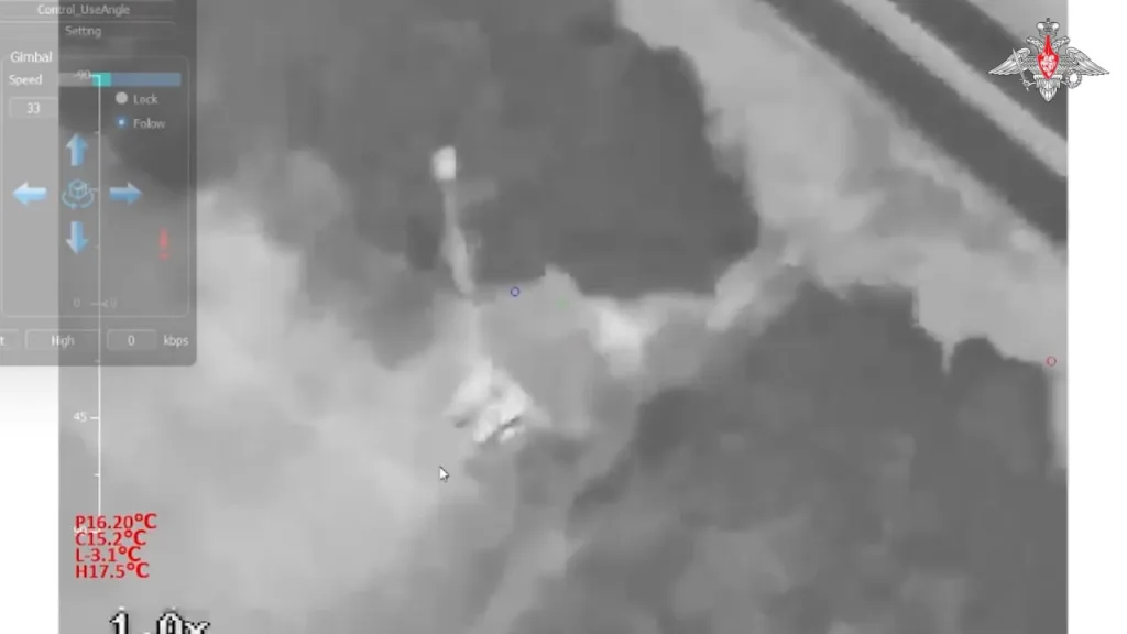 Удар двух ракет ОТРК "Искандер-М" с кассетной и осколочно-фугасной боевой частью по позиции ЗРК С-300ПС ВСУ возле поселка Прогресс Черниговской области