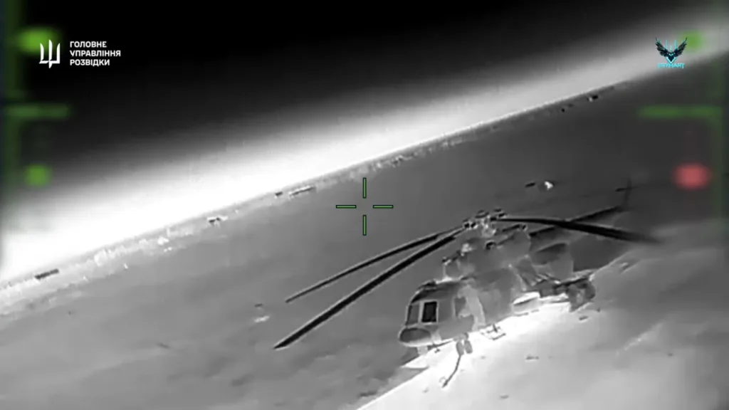 Удары по противолодочным самолетам-амфибиям Бе-12 «Чайка» и вертолету Ми-8 в Крыму украинскими дронами-камикадзе со Starlink