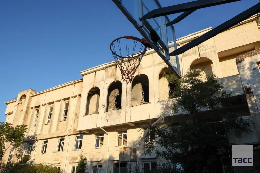 Первые кадры после удара ВСУ по школе в Форосе (Крым)