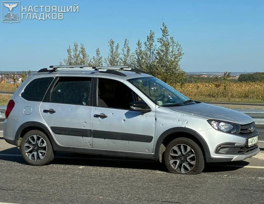 В Белгороде БПЛА атаковал автомобиль с детьми — ранена 8-летняя девочка и 12-летний мальчик, — сообщил губернатор области Вячеслав Гладков