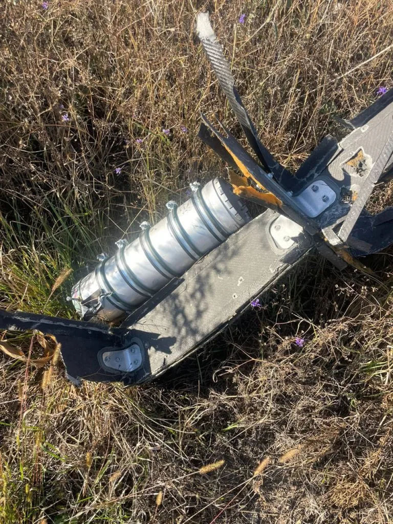 Обломки сбитой "Герани-2" с кассетами для дистанционного минирования местности минами ПТМ-3