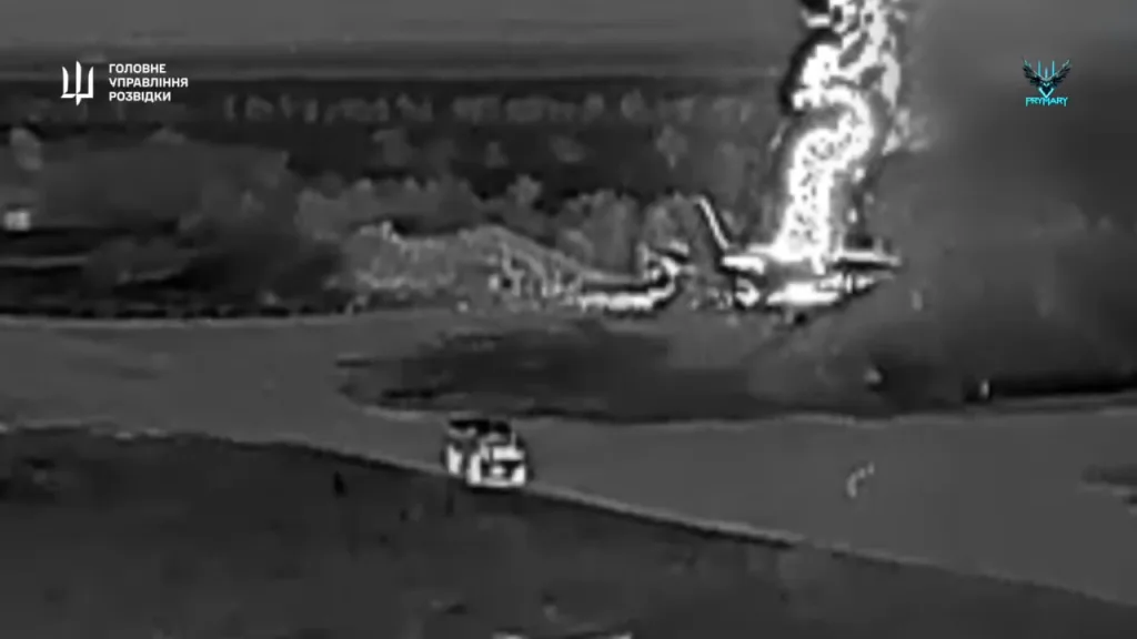 Удары дронов-камикадзе ГУР Украины по двум Ан-26 в Крыму