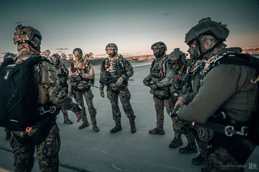 На фоне ухудшения оперативной обстановки в Балтийском регионе Польша и Швеция проводят двусторонние учения «Gotland Sentry» для проверки боеготовности в наиболее уязвимых районах Балтийского моря