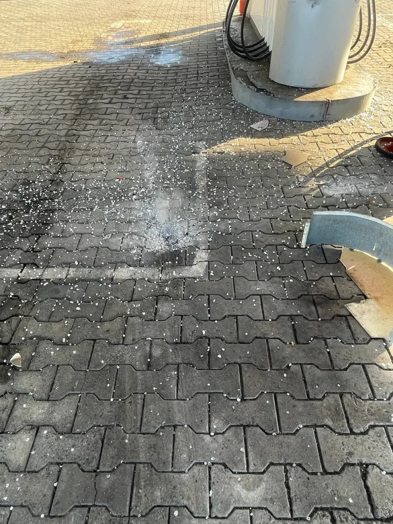 ВСУ дроном атаковали заправку в Энергодаре — двое ранены, повреждено несколько машин, сообщил мэр