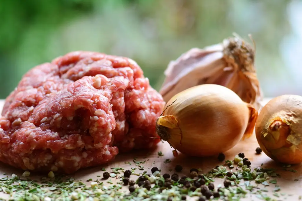 Почему не надо замораживать готовый фарш: как жаль, что узнала это после того, как отправила фарш в морозилку