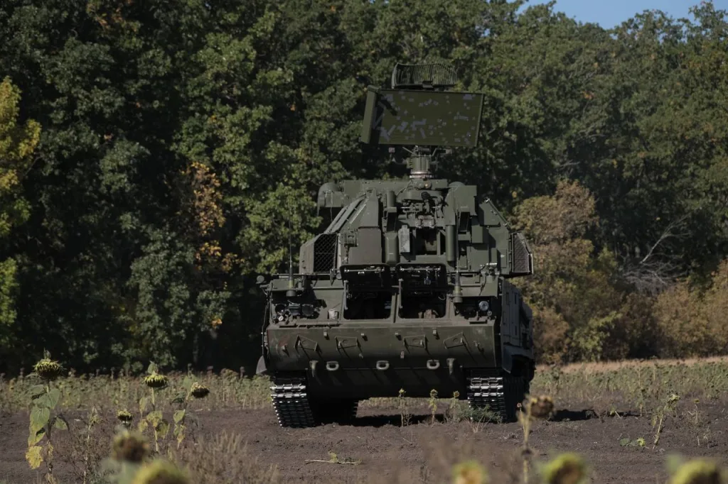 Боевая работа расчёта ЗРК 9К332 «Тор-М2» группировки войск «Центр» на Покровском (Красноармейском) направлении