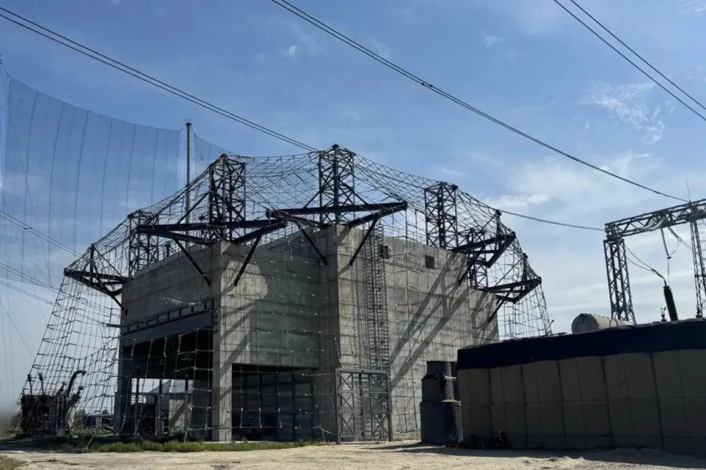 Примеры защитных конструкций на объекта украинской энергетики по итогам российских ударов 2022-2023 года