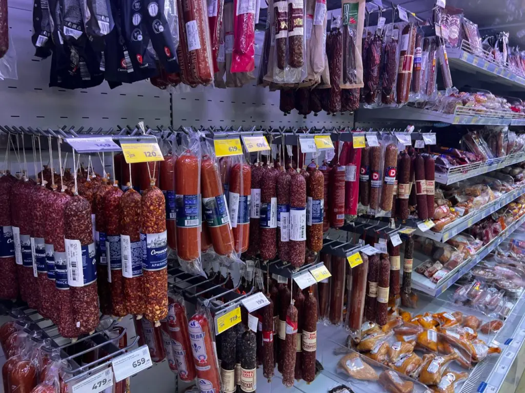 Можно смело покупать – она из 100% мяса: Роскачество выбрало лучшие марки колбасы