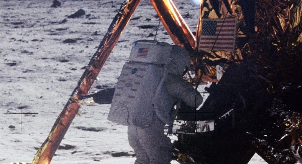 Ссора века: NASA вступило в перепалку с Ким Кардашьян из-за высадки на Луну в 1969 году