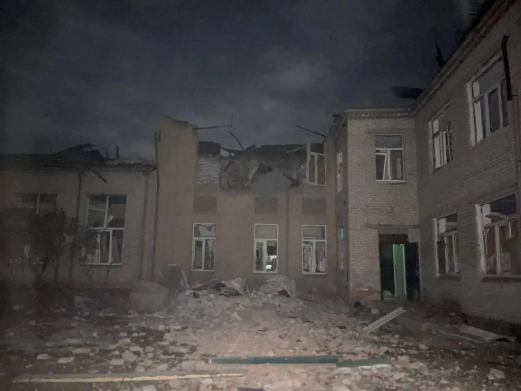 Славянск — удар по тыловой инфраструктуре: ООШ №19 и Славянский энергостроительный колледж