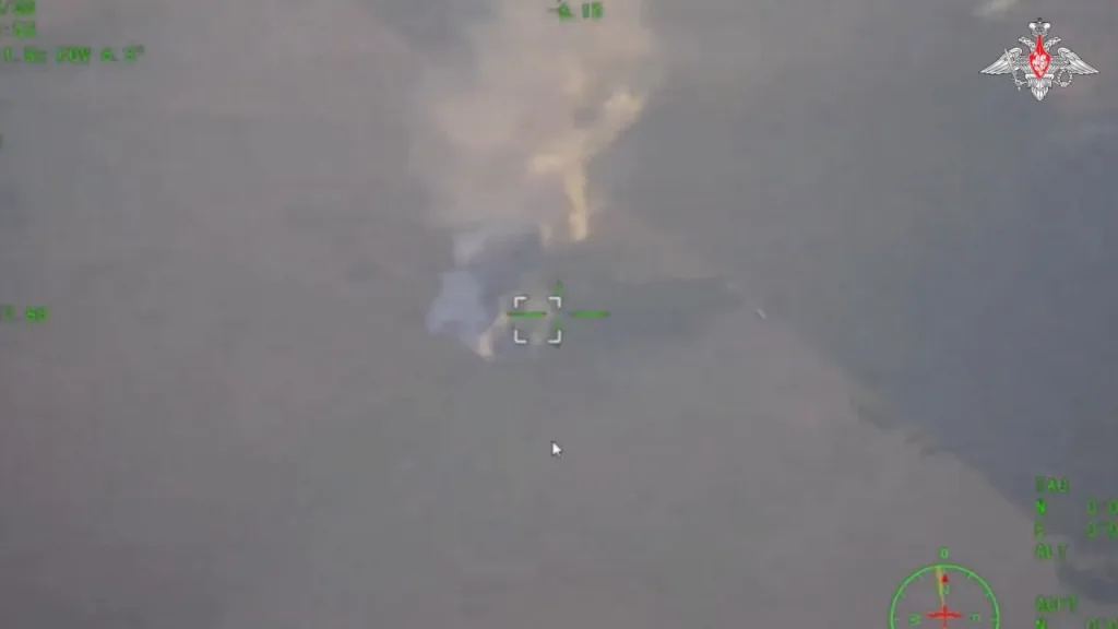 Комбинированный удар ОТРК "Искандер-М" и дронов-камикадзе "Герань-2" по скоплению украинских грузовиков возле села Лавы Черниговской области