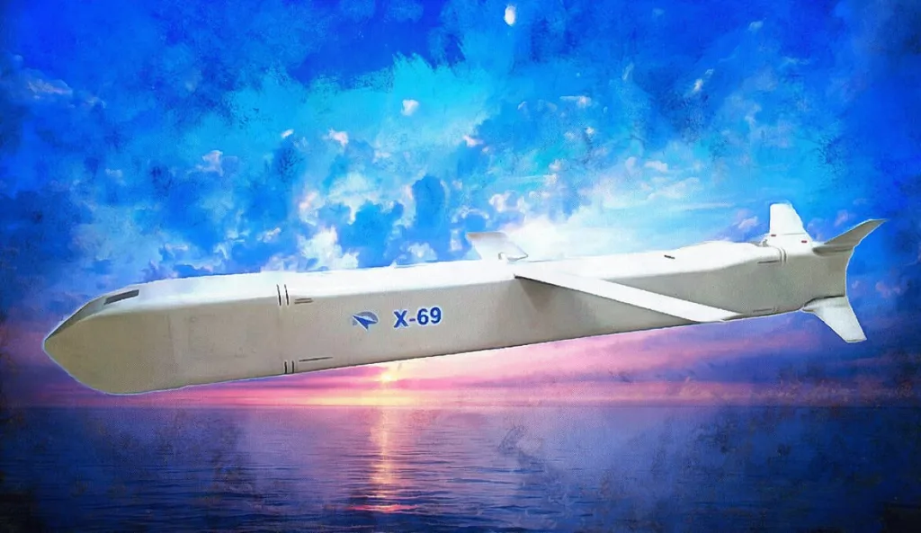 Перехват, предположительно, крылатой ракеты Х-69 ракетой APKWS из легкого ЗРК Vampire