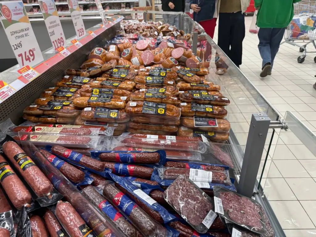 Покупайте по 5 кило про запас: Роскачество назвало лучшие марки колбасы — там одно мясо и никакой химии