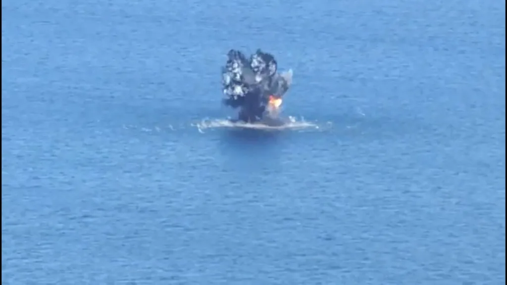 ВМС Украины заявляют об уничтожении российского беспилотного катера-камикадзе (БЭК)