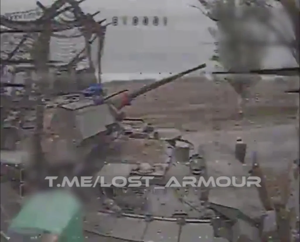 Добивание БМП M2A2 Bradley ODS-SA ВСУ ударами минимум 7 единиц FPV-дронов возле посёлка Дорожное (район Добропольского прорыва)