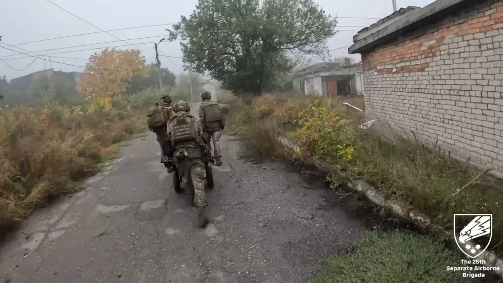 Кадры, снятые противником из состава РУБАК 25-й бригады ДШВ на Покровском направлении