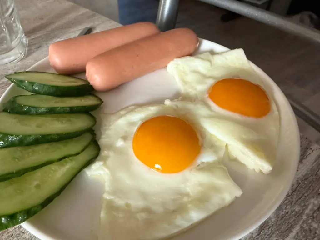 Любимый завтрак доведет до рака: один кусочек этого продукта с утра хуже выкуренной сигареты