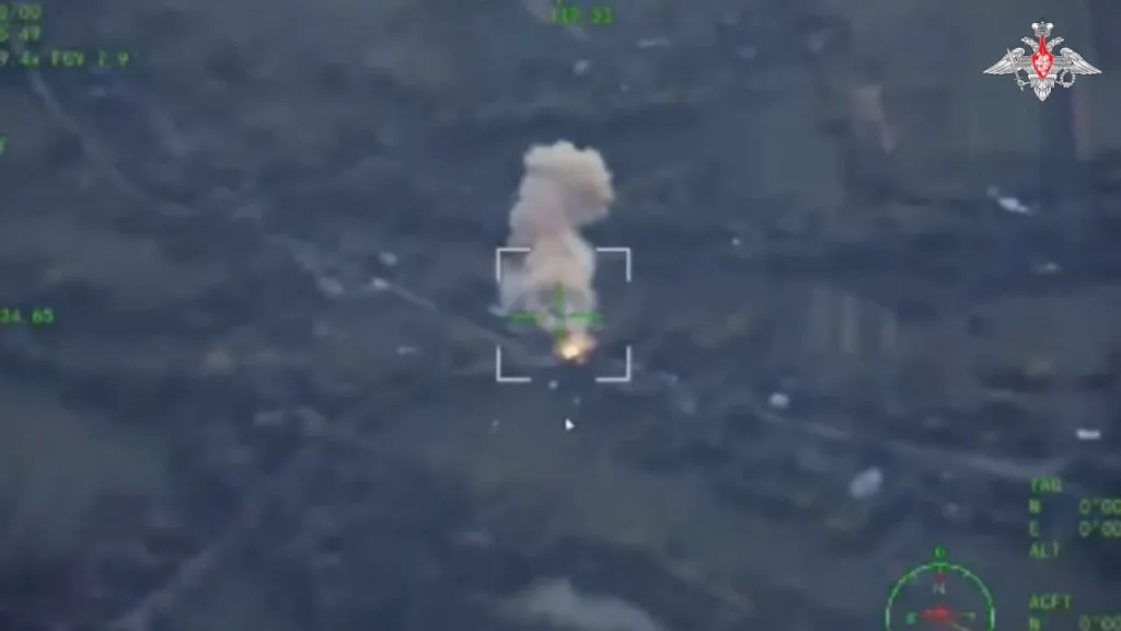 Комбинированный удар ОТРК "Искандер-М" и дронов-камикадзе "Герань-2" по скоплению украинских грузовиков возле села Лавы Черниговской области