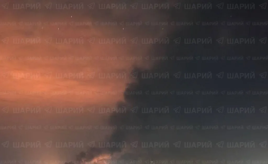 Кривой Рог под массированной атакой дронов: в городе пожары и взрывы