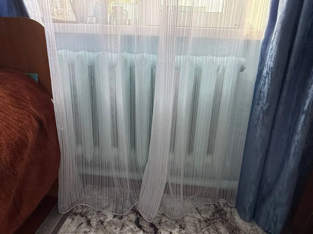 Весь тюль на 11 окнах у меня с Озона и Вайлдберриз: брала по отзывам самый недорогой — честно делюсь впечатлениями от покупок